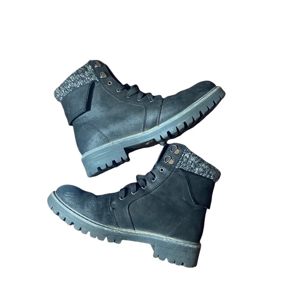 cliffs Shoes - Cliffs black booties